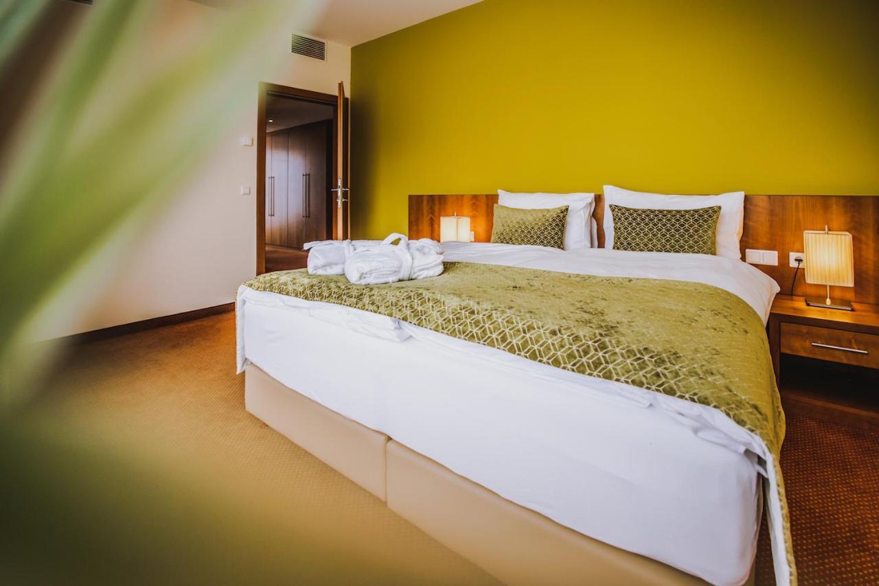 Seehotel Sued By S4Y Velden am Worthersee Bagian luar foto