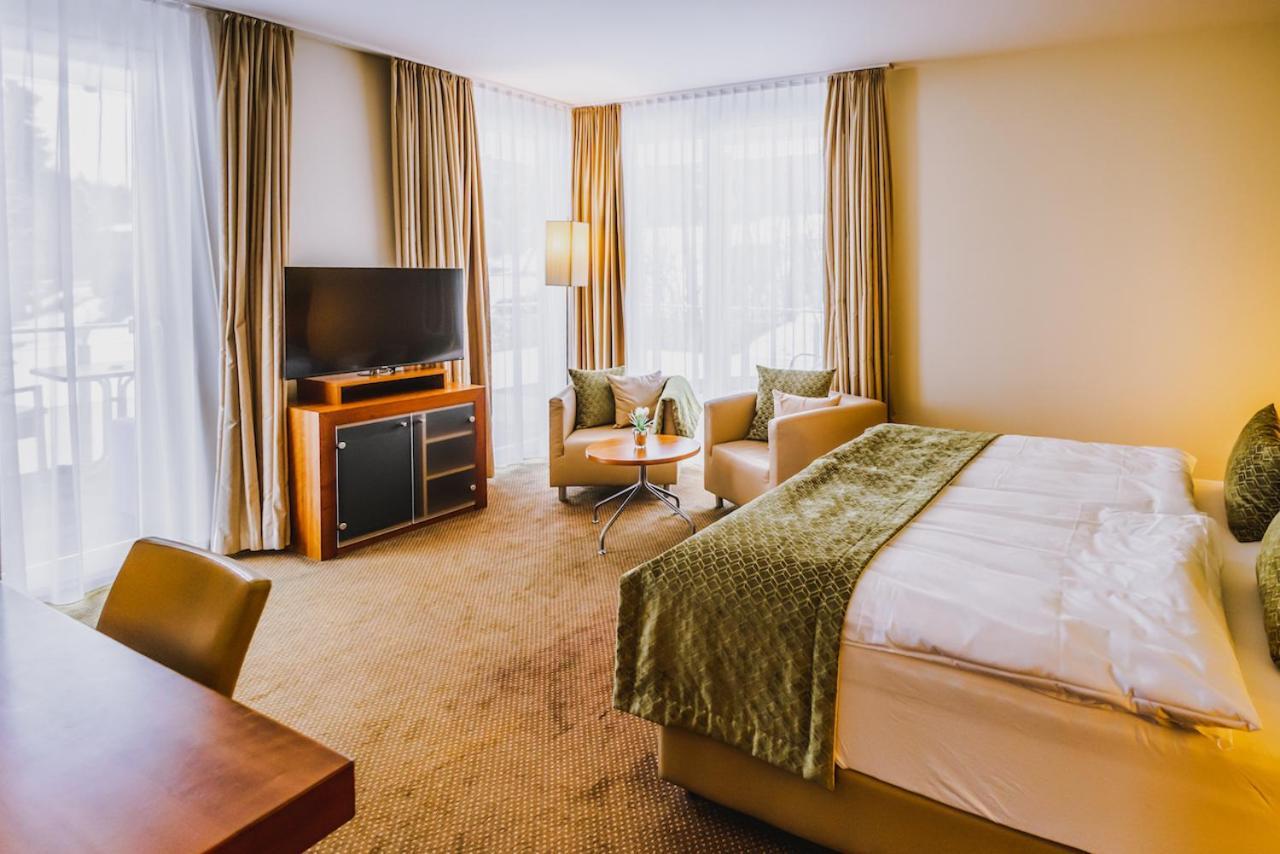 Seehotel Sued By S4Y Velden am Worthersee Bagian luar foto