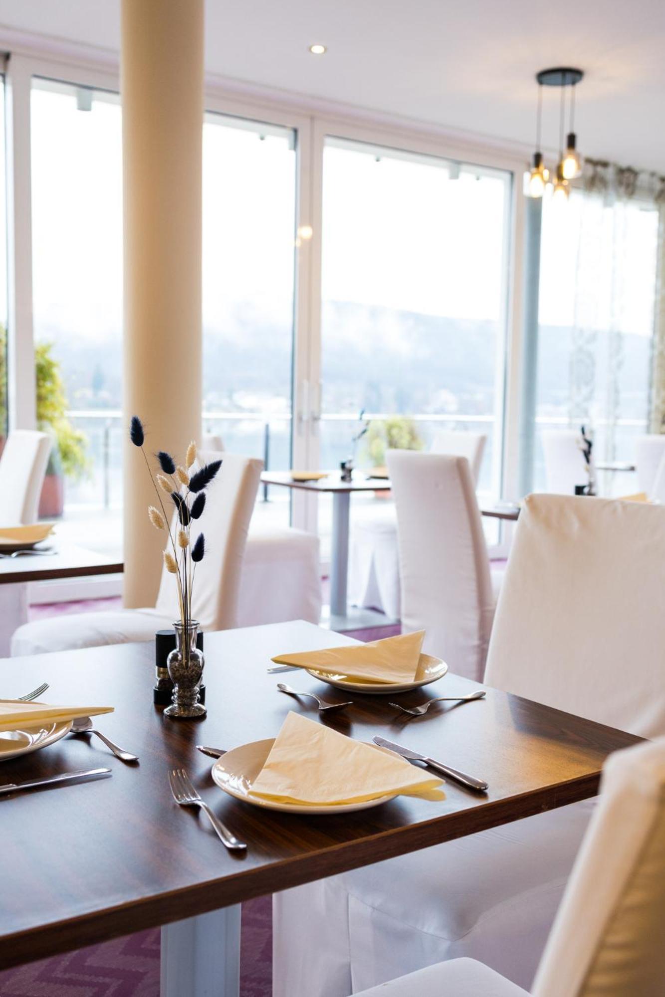 Seehotel Sued By S4Y Velden am Worthersee Bagian luar foto